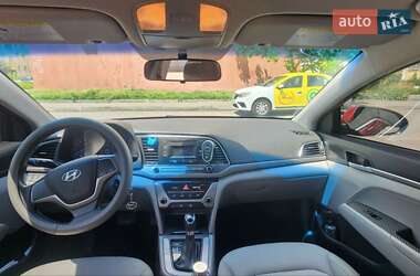 Седан Hyundai Elantra 2016 в 