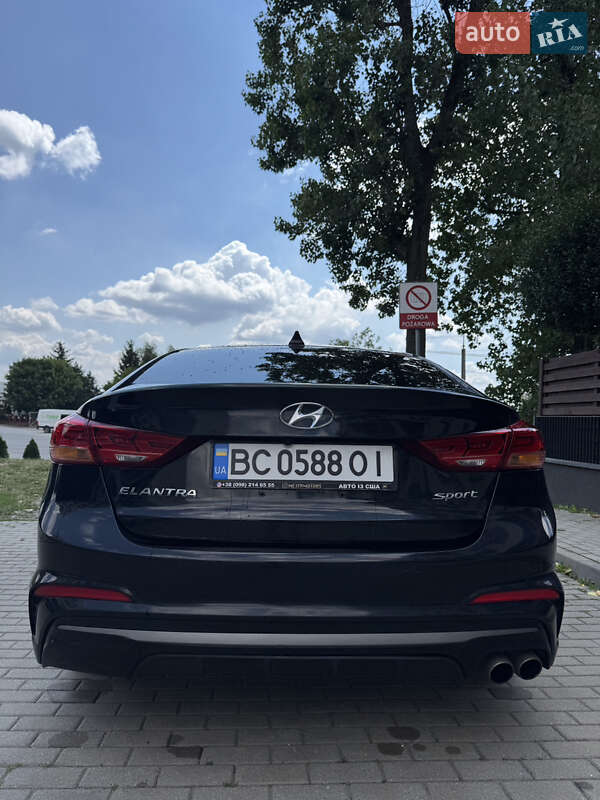 Седан Hyundai Elantra 2017 в Львове