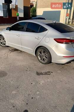 Седан Hyundai Elantra 2017 в Львове