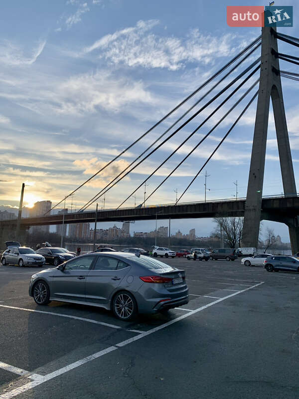 Hyundai Elantra 2016