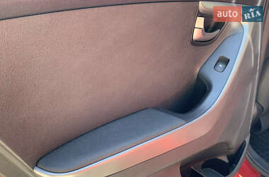 Седан Hyundai Elantra 2014 в 