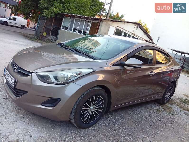 Hyundai Elantra 2011