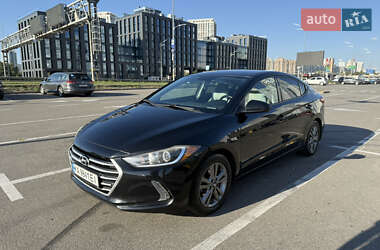 Седан Hyundai Elantra 2016 в Киеве