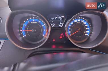 Седан Hyundai Elantra 2012 в Івано-Франківську