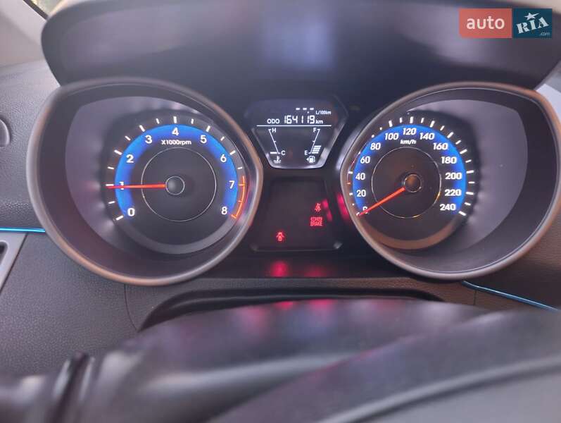 Седан Hyundai Elantra 2012 в Івано-Франківську