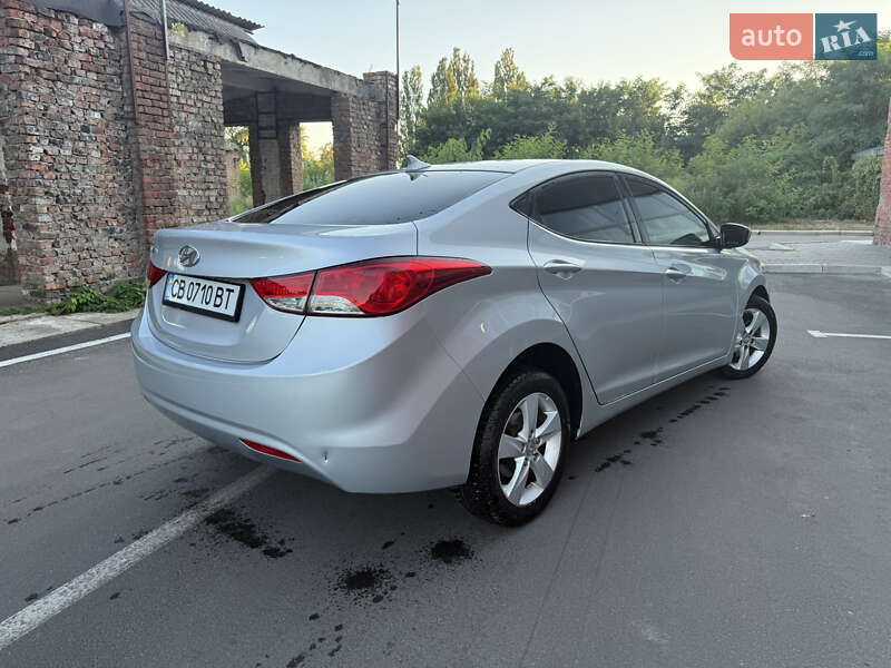 Седан Hyundai Elantra 2013 в Чернігові