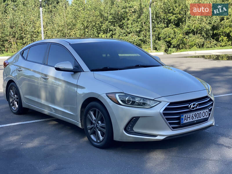Hyundai Elantra 2016