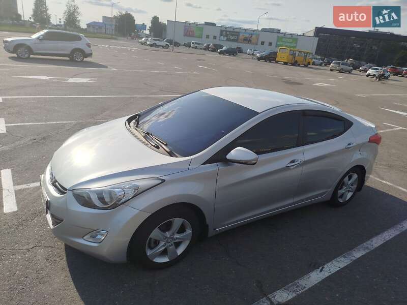 Hyundai Elantra 2013