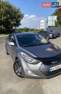Седан Hyundai Elantra 2012 в Киеве