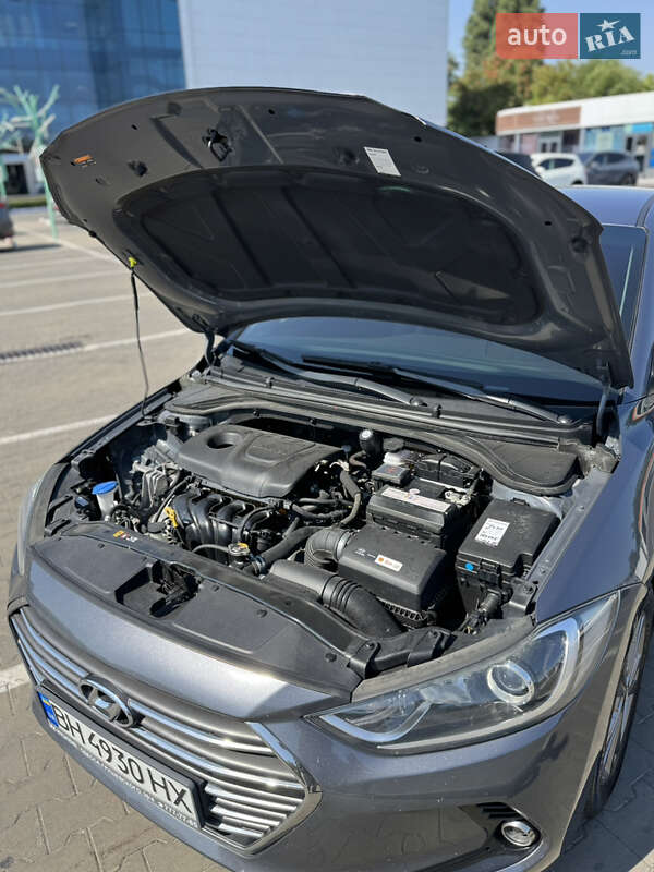 Седан Hyundai Elantra 2018 в Одессе