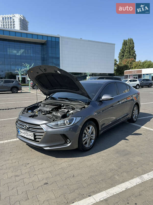 Седан Hyundai Elantra 2018 в Одессе