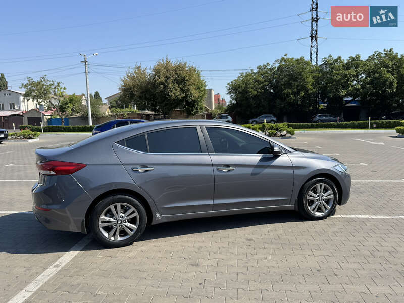 Седан Hyundai Elantra 2018 в Одессе