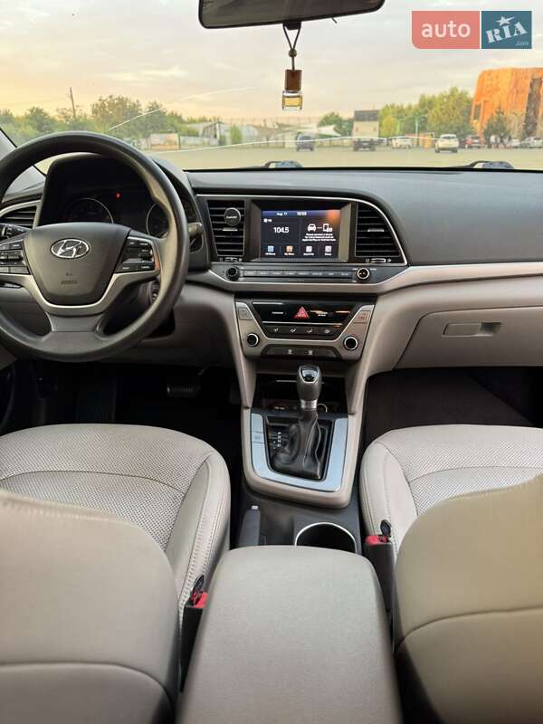 Седан Hyundai Elantra 2016 в Одессе