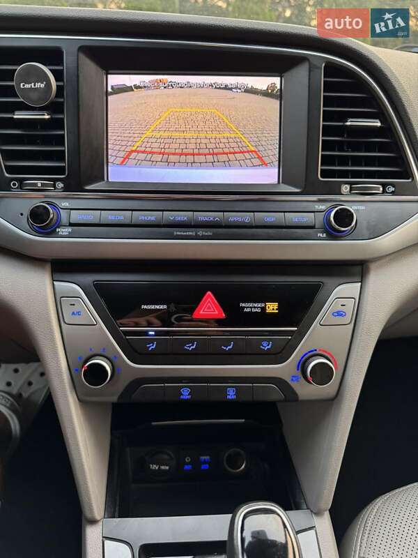 Седан Hyundai Elantra 2016 в Одессе