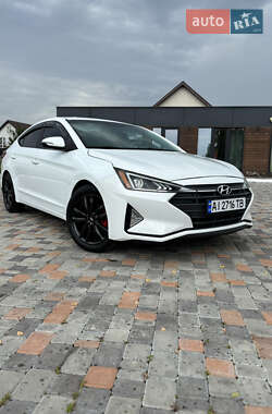 Седан Hyundai Elantra 2019 в Києві