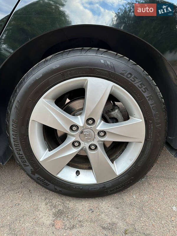 Седан Hyundai Elantra 2012 в Чернигове