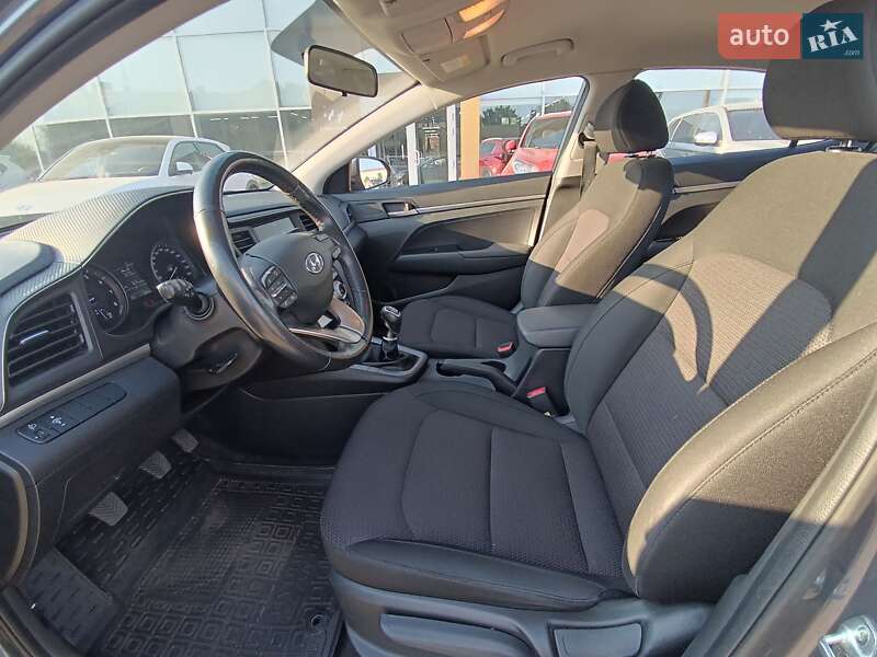 Седан Hyundai Elantra 2019 в Полтаве