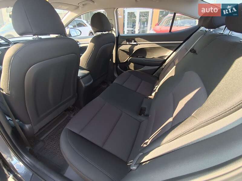 Седан Hyundai Elantra 2019 в Полтаве