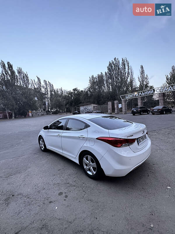 Седан Hyundai Elantra 2012 в Николаеве