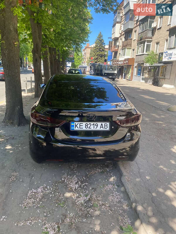 Седан Hyundai Elantra 2013 в Дніпрі