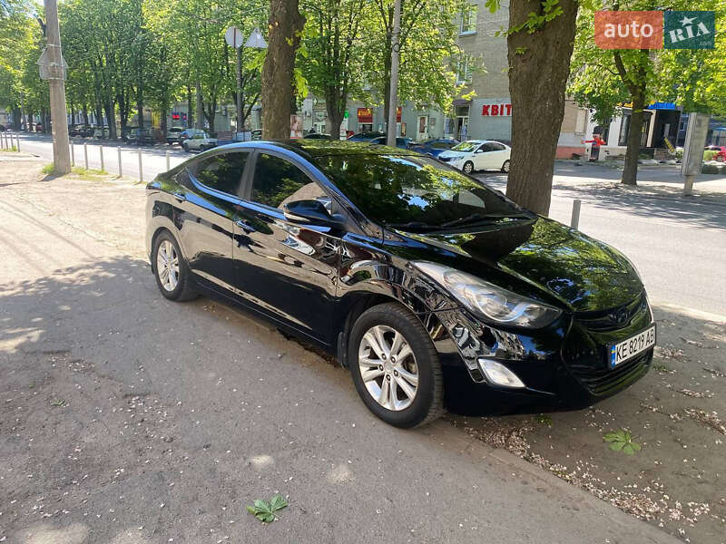 Седан Hyundai Elantra 2013 в Дніпрі