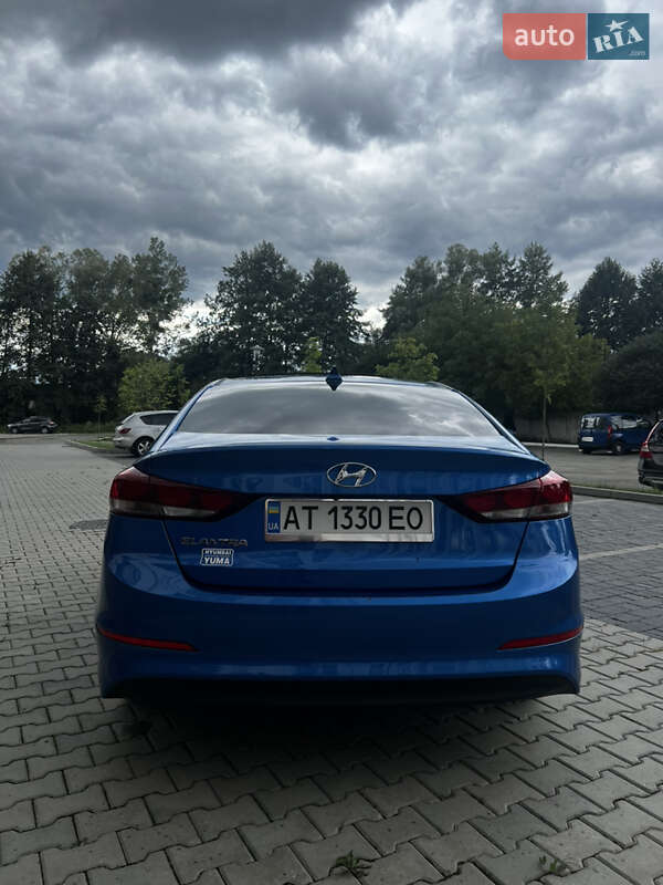 Седан Hyundai Elantra 2017 в Ивано-Франковске