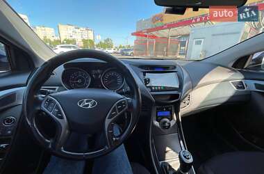Седан Hyundai Elantra 2013 в 