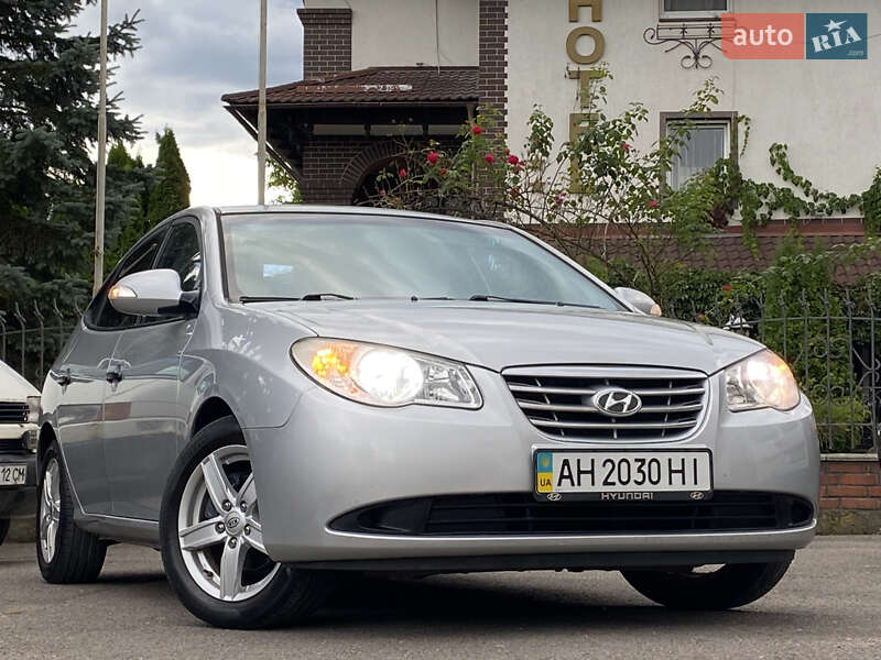 Седан Hyundai Elantra 2011 в Дрогобыче