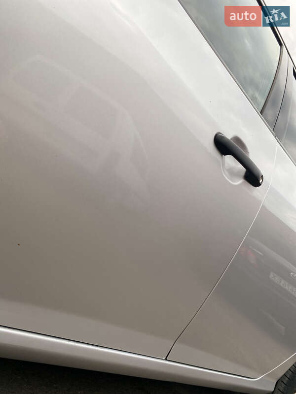 Седан Hyundai Elantra 2011 в Дрогобыче