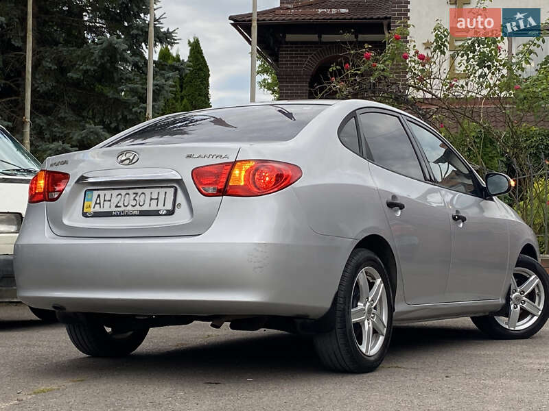 Седан Hyundai Elantra 2011 в Дрогобыче