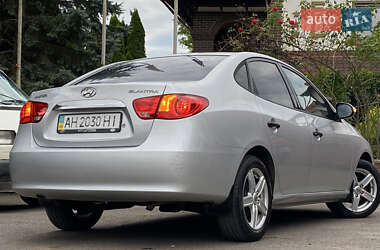 Седан Hyundai Elantra 2011 в 