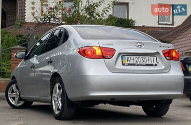 Седан Hyundai Elantra 2011 в 