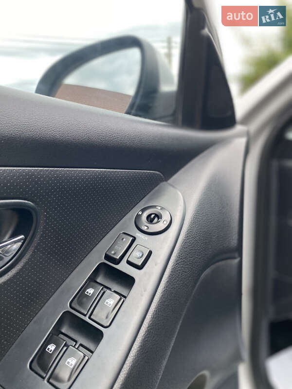 Седан Hyundai Elantra 2011 в Дрогобыче