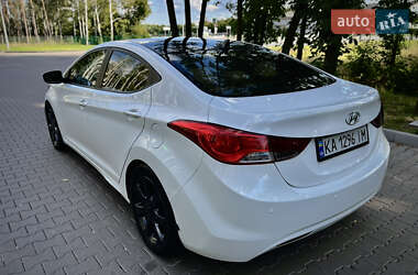 Седан Hyundai Elantra 2013 в 
