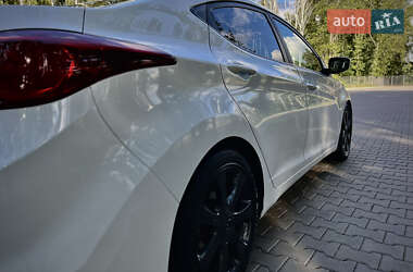 Седан Hyundai Elantra 2013 в 
