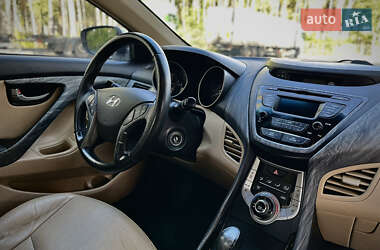 Седан Hyundai Elantra 2013 в 