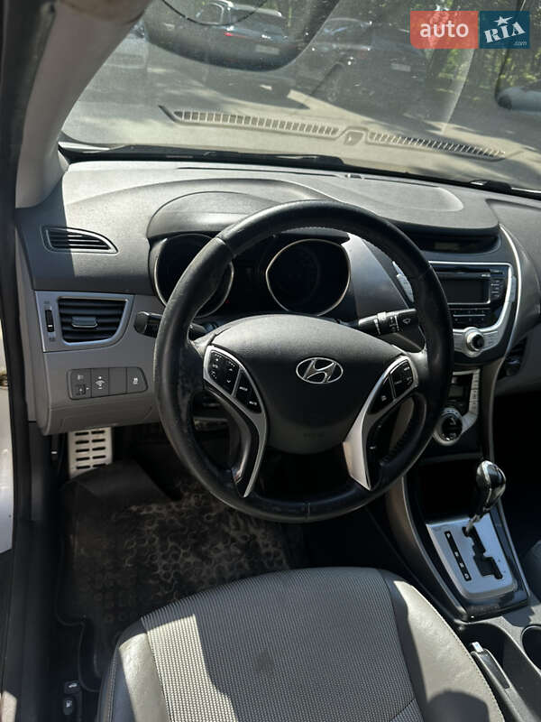Седан Hyundai Elantra 2012 в Киеве фото 5 Седан Hyundai Elantra 2012 в Киеве