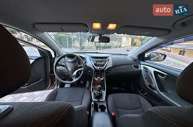 Седан Hyundai Elantra 2013 в 