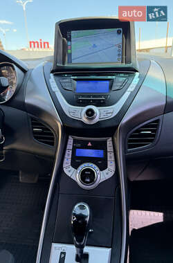 Седан Hyundai Elantra 2012 в 