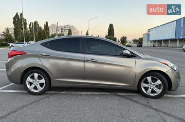 Седан Hyundai Elantra 2013 в 