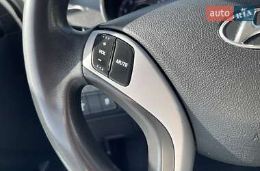 Седан Hyundai Elantra 2011 в 
