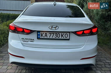 Седан Hyundai Elantra 2017 в Києві