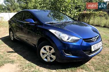 Седан Hyundai Elantra 2013 в Днепре