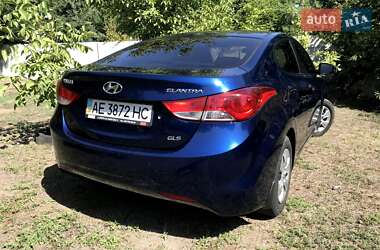 Седан Hyundai Elantra 2013 в 
