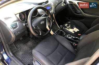 Седан Hyundai Elantra 2013 в 