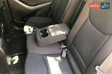 Седан Hyundai Elantra 2013 в 