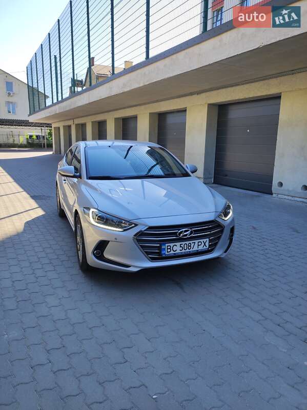 Седан Hyundai Elantra 2017 в Дрогобыче
