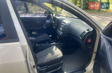 Седан Hyundai Elantra 2010 в 