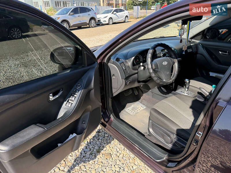 Седан Hyundai Elantra 2010 в Коломые