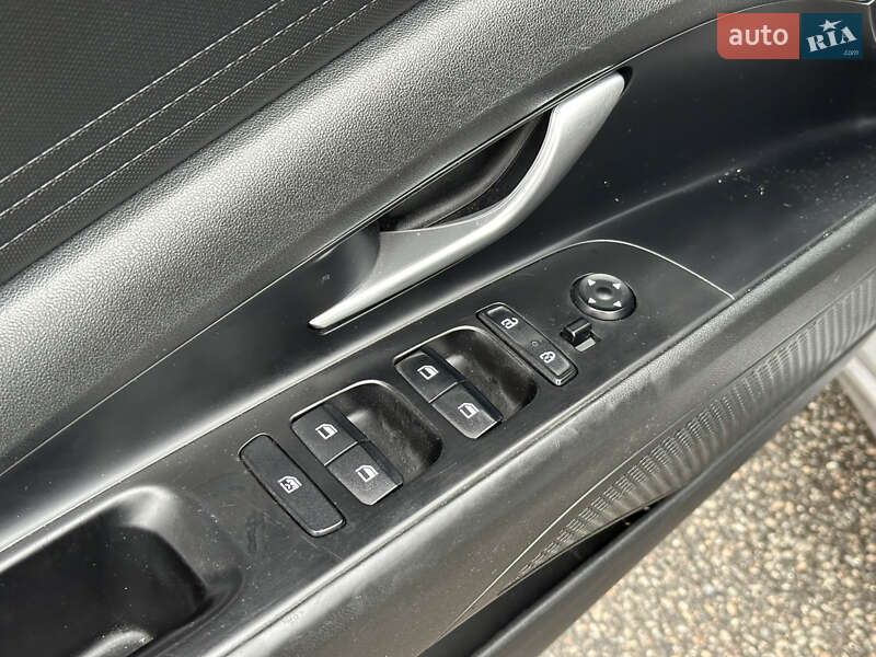 Седан Hyundai Elantra 2021 в Харкові